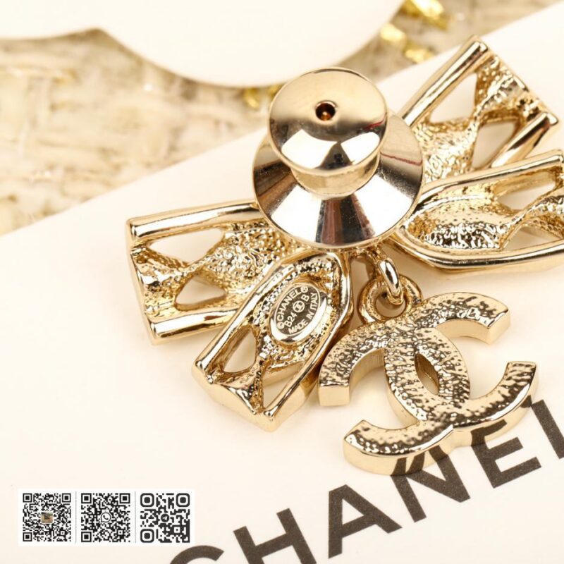 Chanel 镂空蝴蝶结吊c小号胸针 - Image 5