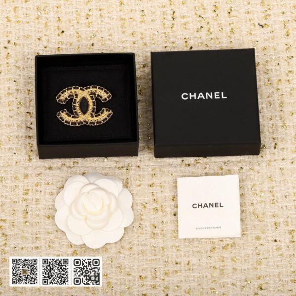 Chanel 菱格穿皮胸针