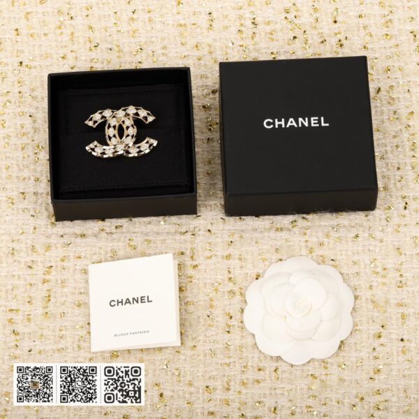Chanel 水钻镂空双C胸针 施华洛钻
