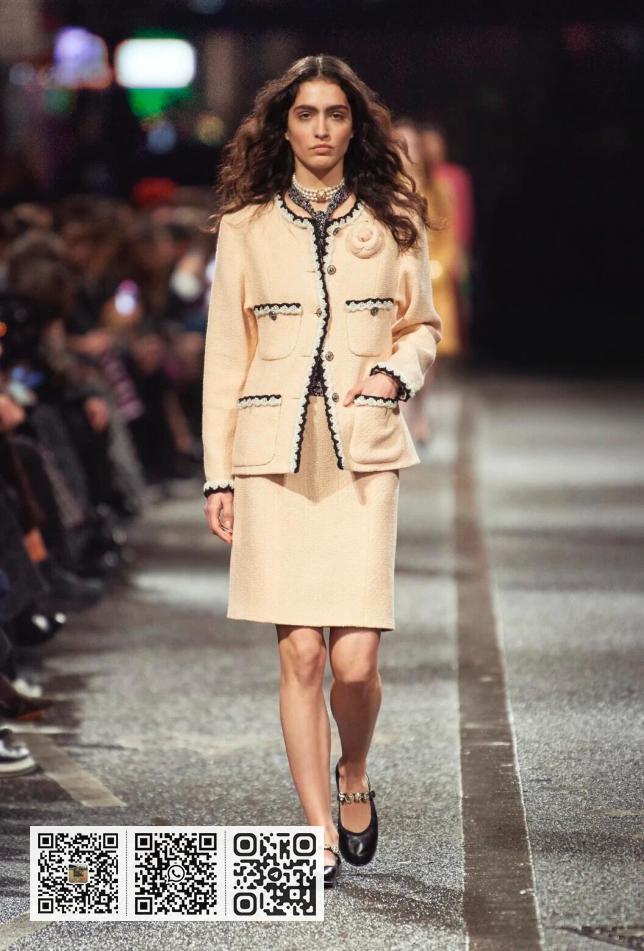 Chanel 纽扣双C珍珠项链 - Image 8