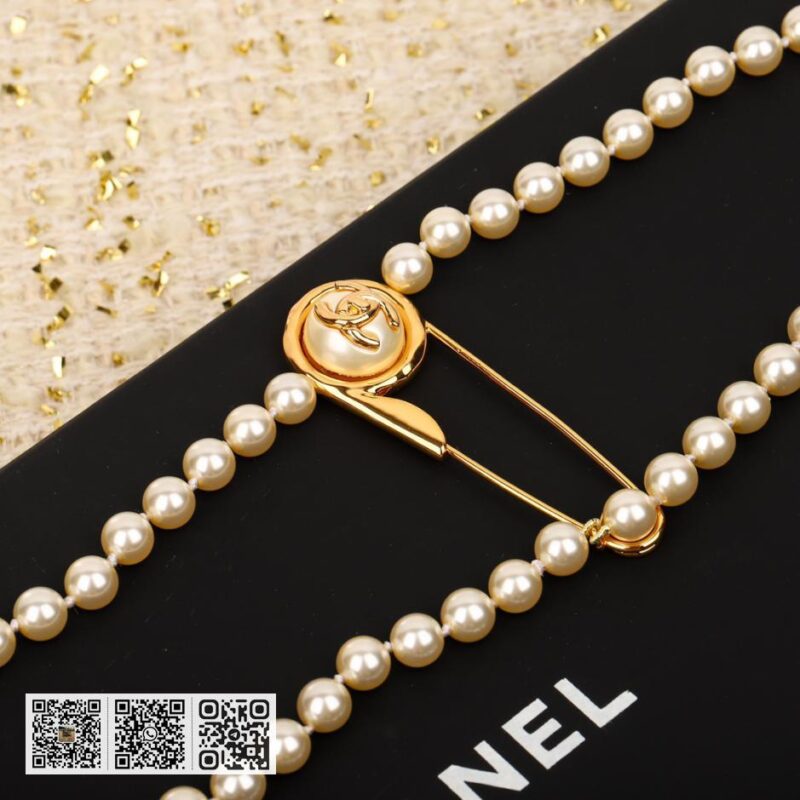 Chanel 纽扣双C珍珠毛衣链 - Image 3