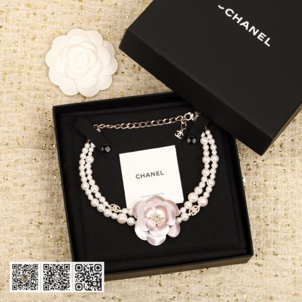 Chanel粉红山茶花choker 项链