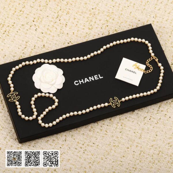 Chanel双c珍珠毛衣链
