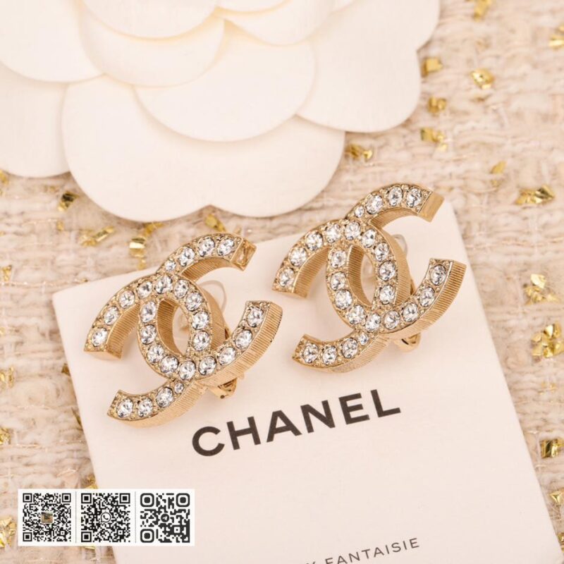 Chanel 满钻双C耳夹 - Image 3