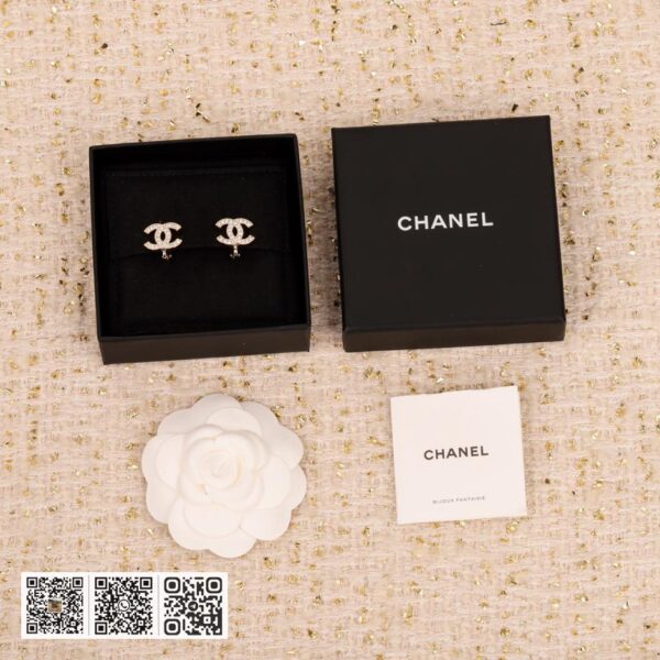 Chanel满钻双C耳夹