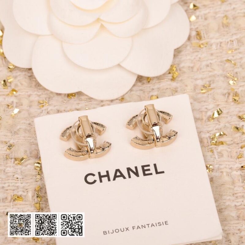 Chanel满钻双C耳夹 - Image 4