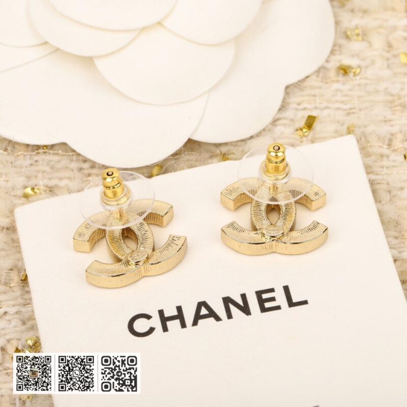 Chanel 满钻双C耳钉 - Image 4