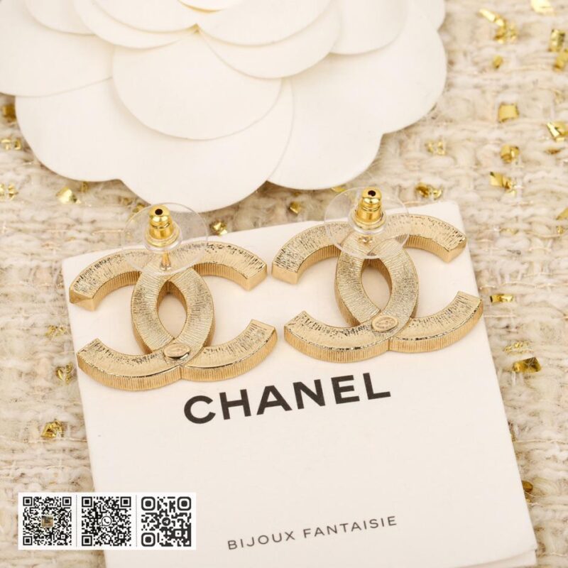 Chanel满钻双C耳钉 - Image 4