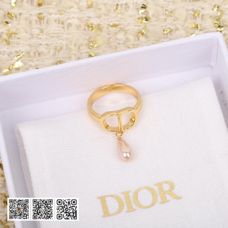 Dior CD字母吊水滴珍珠戒指 - Image 2