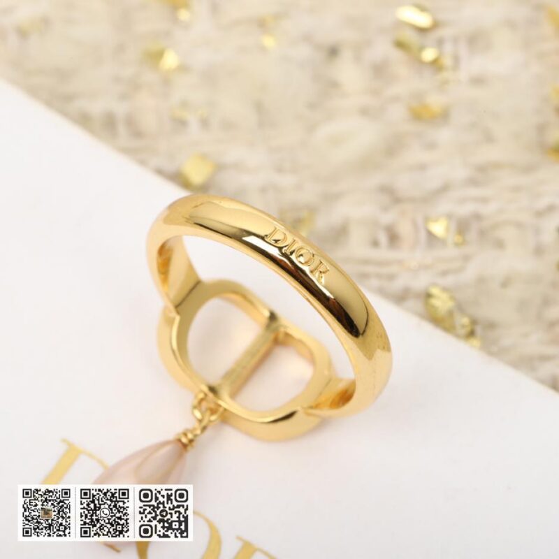 Dior CD字母吊水滴珍珠戒指 - Image 4