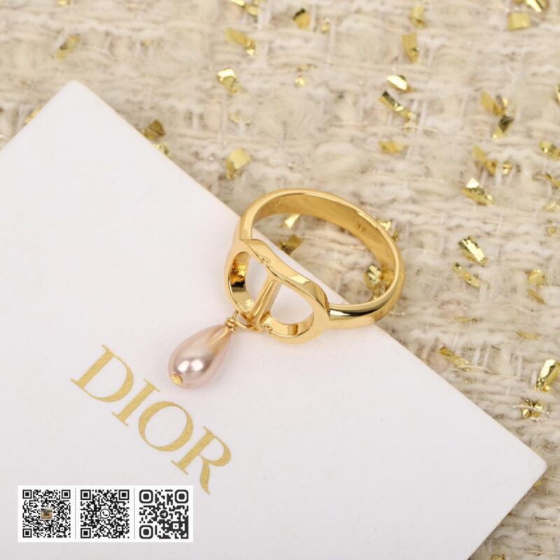 Dior CD字母吊水滴珍珠戒指 - Image 3