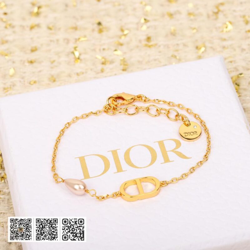 Dior CD字母吊水滴珍珠手链 - Image 6