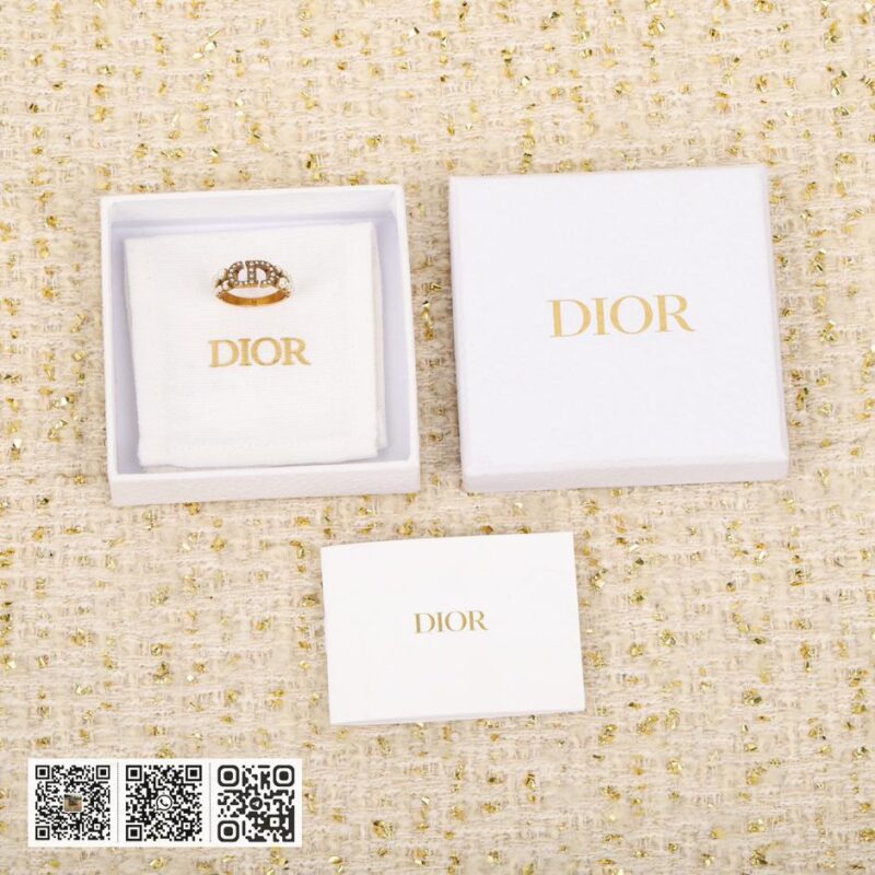 Dior CD满钻珍珠戒指