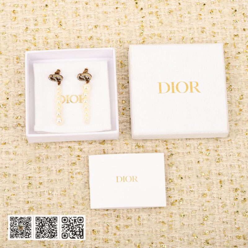 Dior CD 珍珠耳环