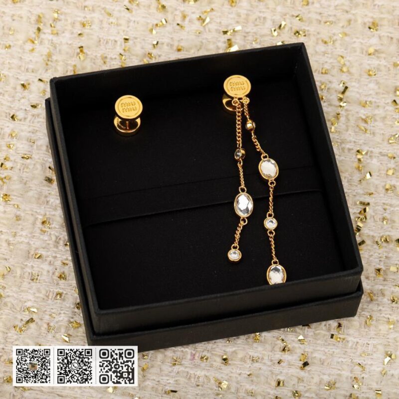 Miu Miu 新款流苏水钻耳环