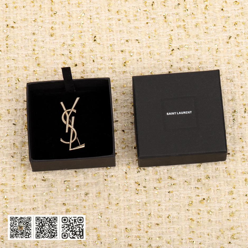 Saint Laurent字母胸针